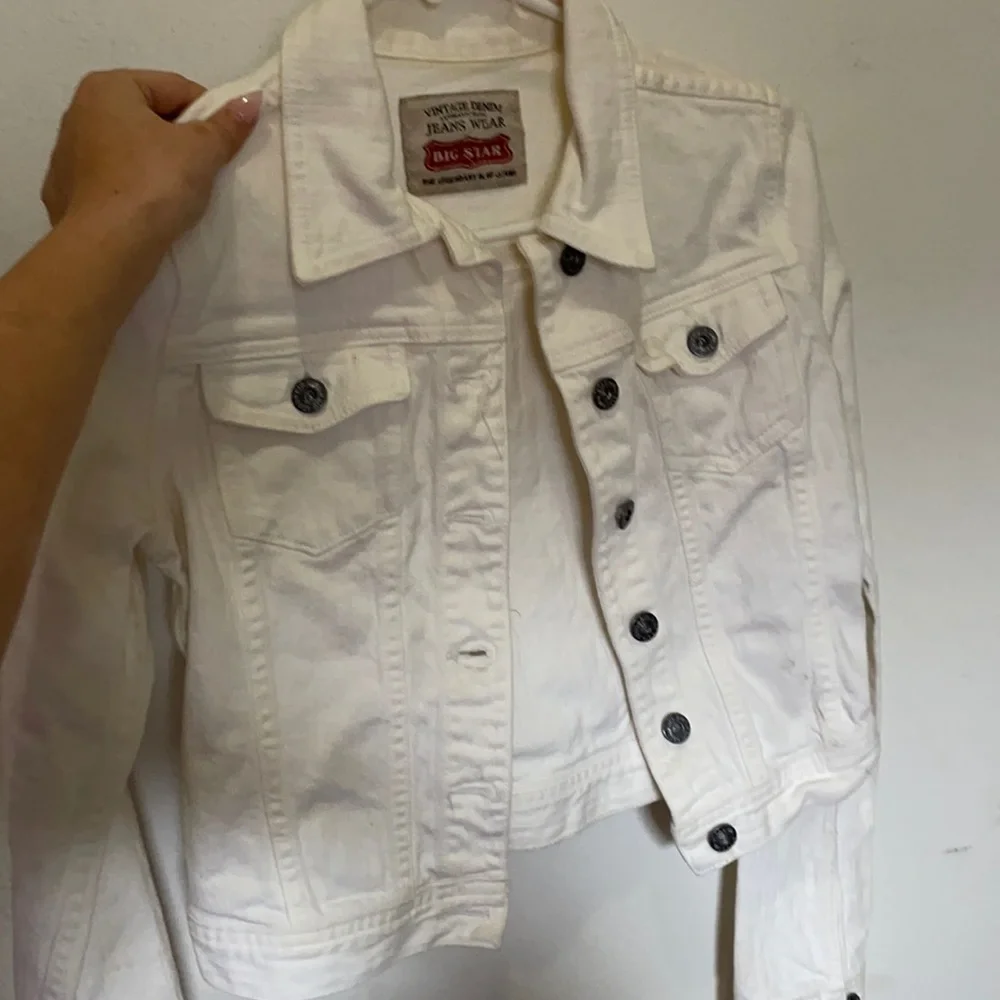 White jean jacket - Picture 1 of 3